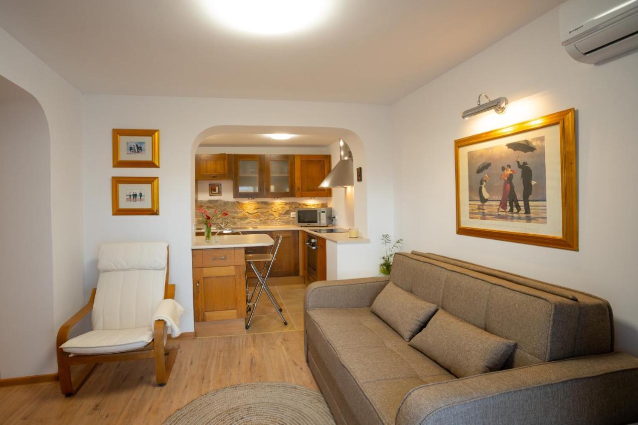 Tsarevets Panoramic Apartments 大特尔诺沃 外观 照片