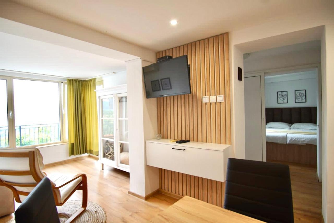 Tsarevets Panoramic Apartments 大特尔诺沃 外观 照片